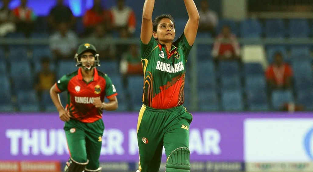 এনওসি-অর্থনীতি: এশিয়ার ছোট বোর্ডগুলো কীভাবে বড় ফ্র্যাঞ্চাইজির খামার হয়ে গেল